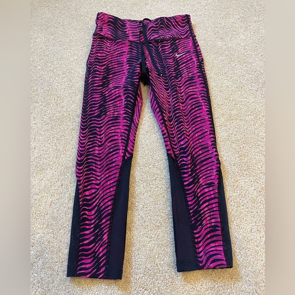 Women’s Nike DriFit capri leggings